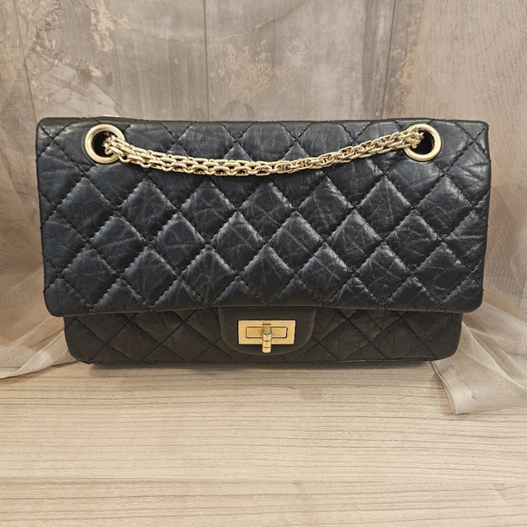 CHANEL 2.55 Reissue Flap Bag Aged Quilted Calfskin Leather Medium 9" Width - Picture 13 of 16